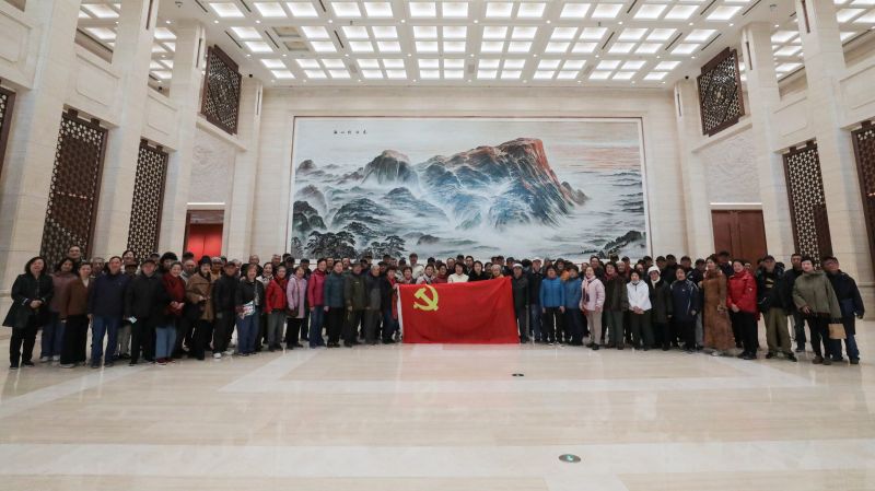 观国礼瑰宝 品外交风采——离退休干部局组织老同志走进中央礼品文物管理中心